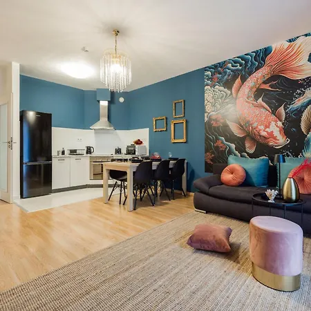 Chic Downtown Getaway *