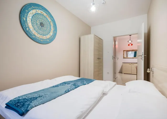 Chic Downtown Getaway Apartament