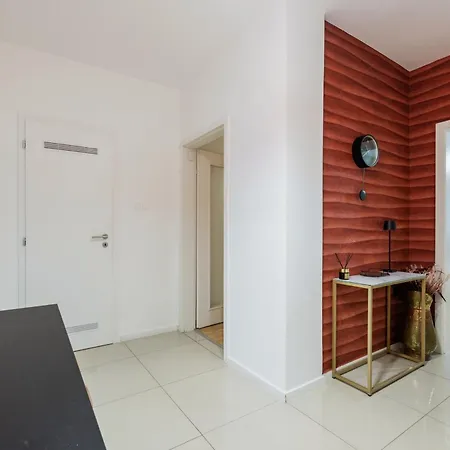 Chic Downtown Getaway Διαμέρισμα *