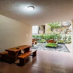 Chic Downtown Getaway شقة